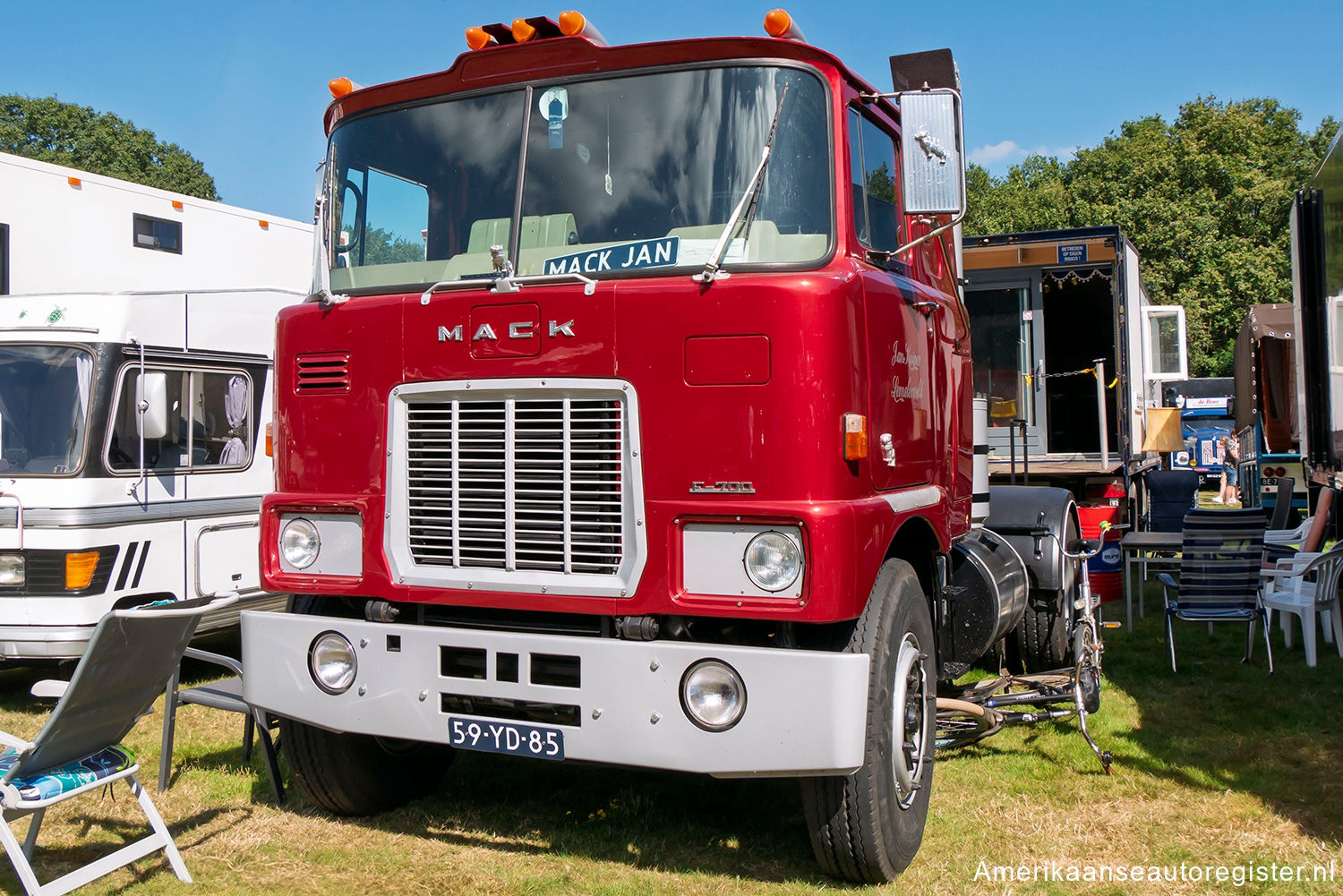 Vrachtwagens Mack F Series uit 1977